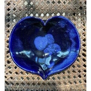 BEAUTIFUL blue Heart Shaped‎ Stoneware Pottery Dish, Unsigned